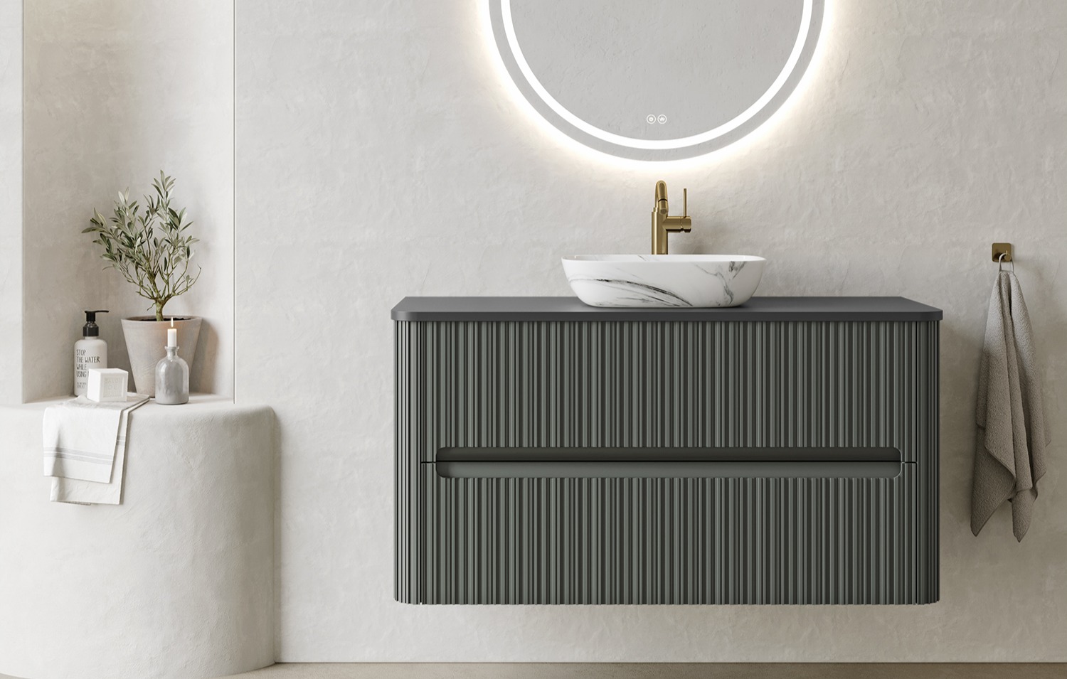 Serie Besse - frente fresado en laca, lavabo de marmol y griferia dorada